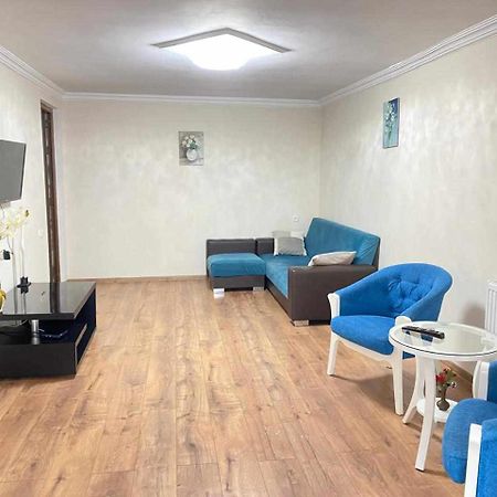 Freedom Square Apartment Tbilissi Extérieur photo