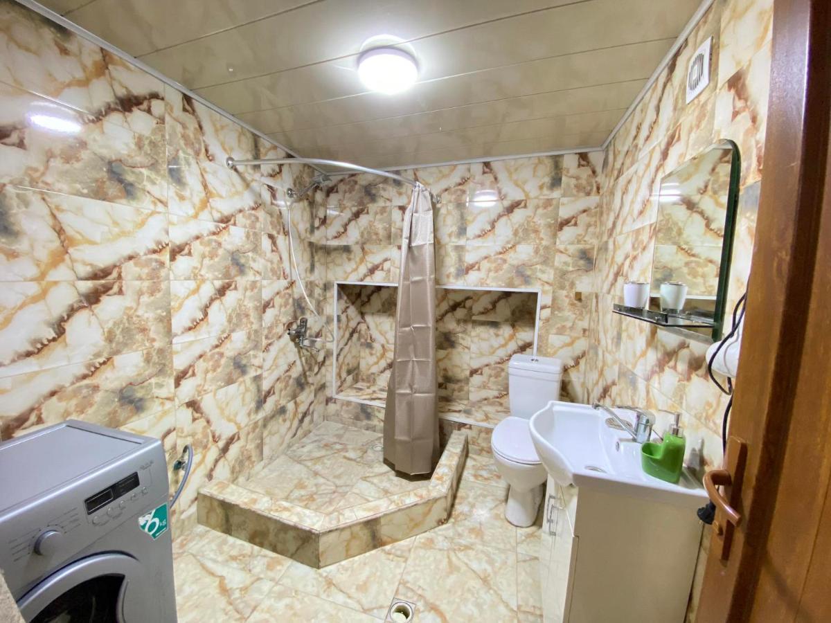 Freedom Square Apartment Tbilissi Extérieur photo