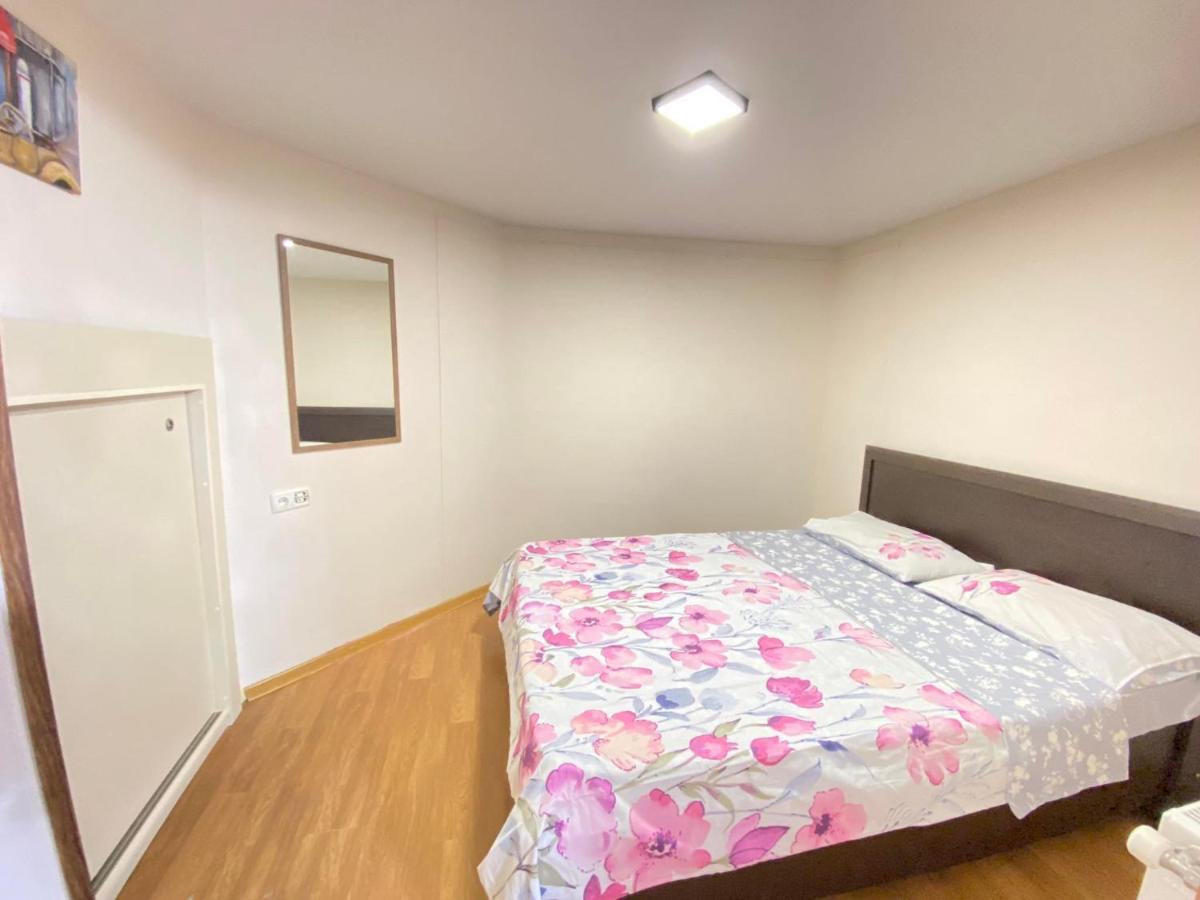 Freedom Square Apartment Tbilissi Extérieur photo