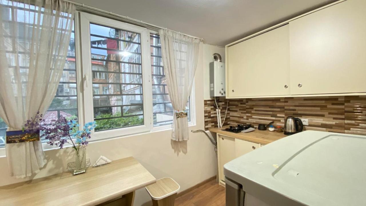Freedom Square Apartment Tbilissi Extérieur photo